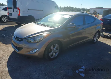 2013 Hyundai Elantra Gls/Limited z USA, uszkodzony, nr VIN 5NPDH4AE5DH174747